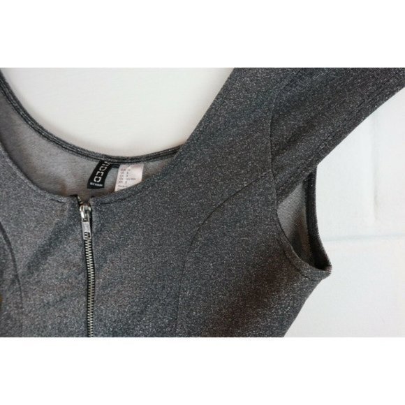 H&M Metallic Dress Womens Size 8 Divided Back Zip Textured Tight Bodycon Party - Picture 4 of 7